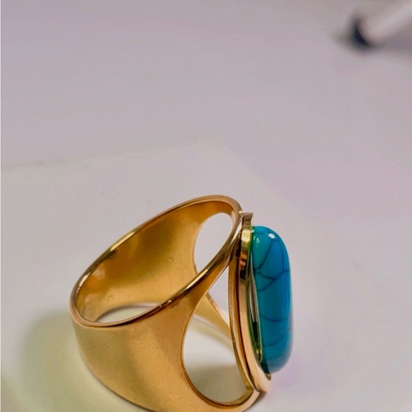 NWT Gold Stainless Steel Womens Rings, simulated green beautiful stone size 8 - Picture 15 of 16